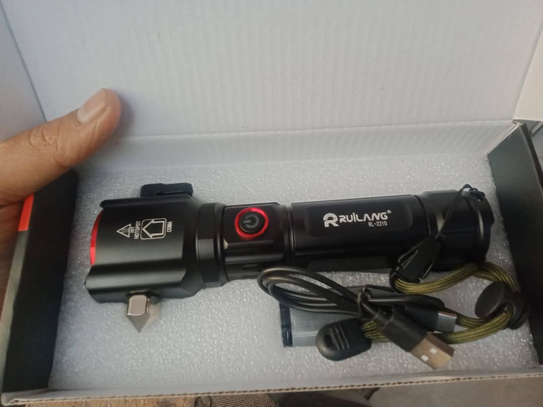 Flashlight With Hammer And Cutter RL-2210